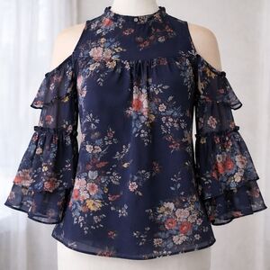 Lucky Brand Floral Cold Shoulder Boho Blouse Size Medium Navy Tiered Sleeve